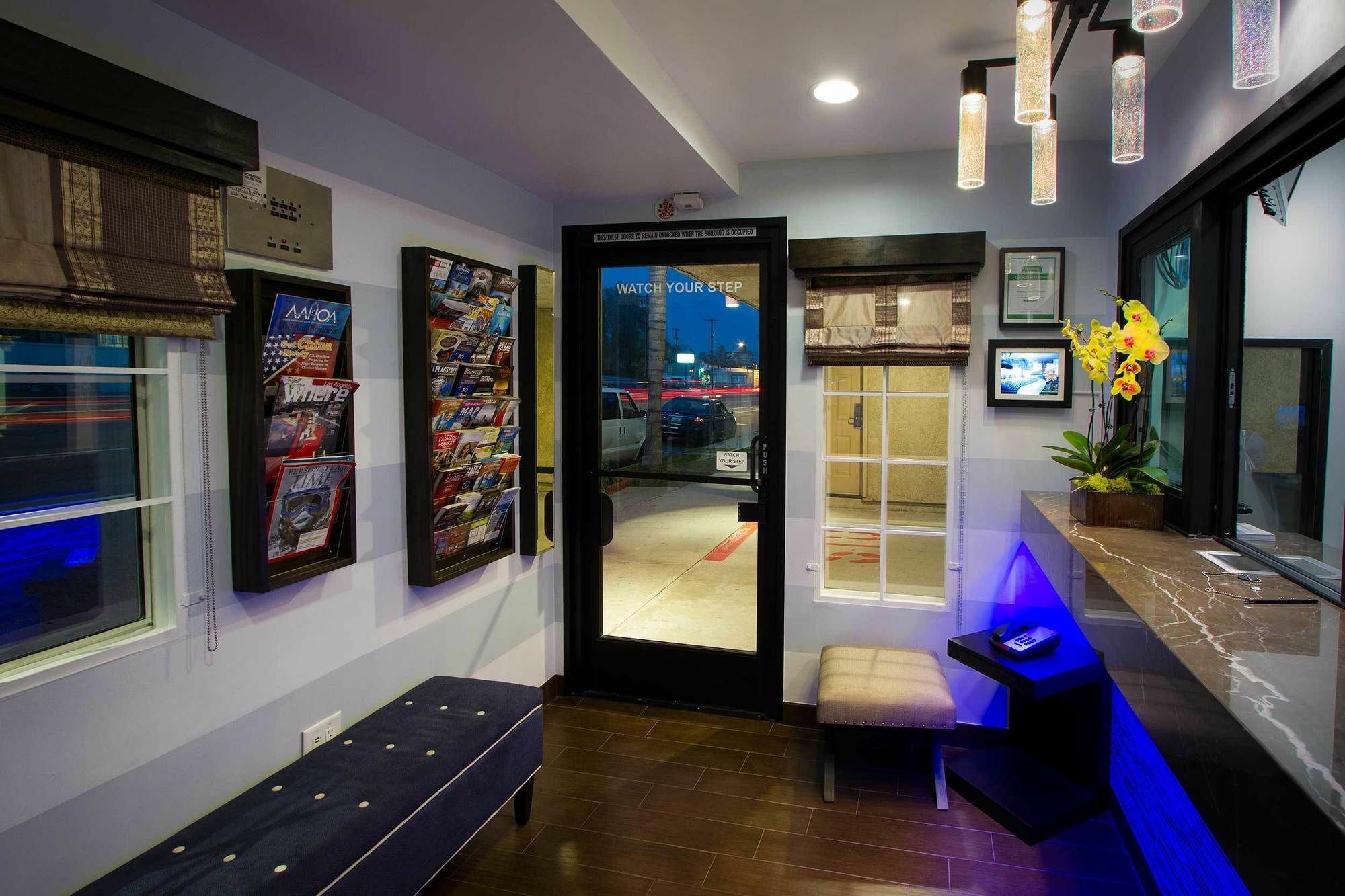 Regency In Angeles 2*